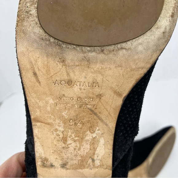 Aquatalia France Perforated Suede Ankle Booties Heeled Black Ankle Zip Sz 9.5 - Picture 15 of 16